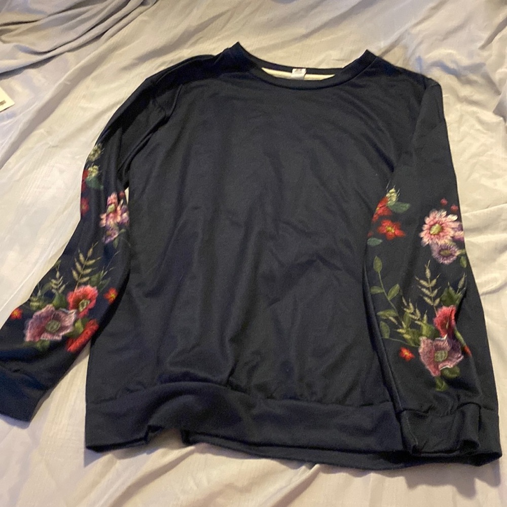 Thin floral sweatshirt